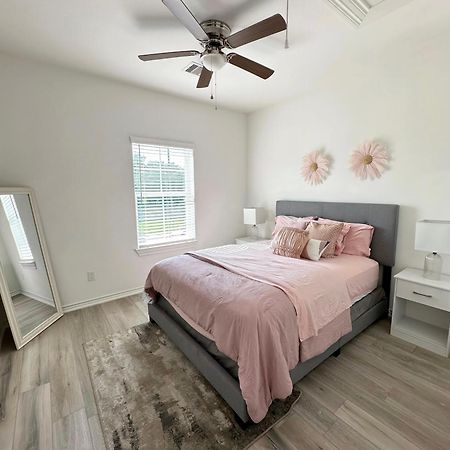 Luxe Three Story Duplex Near Downtown & Med Center Houston Exterior photo