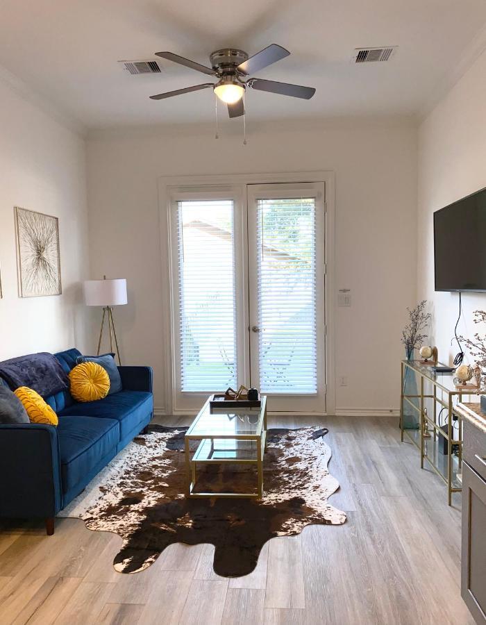 Luxe Three Story Duplex Near Downtown & Med Center Houston Exterior photo