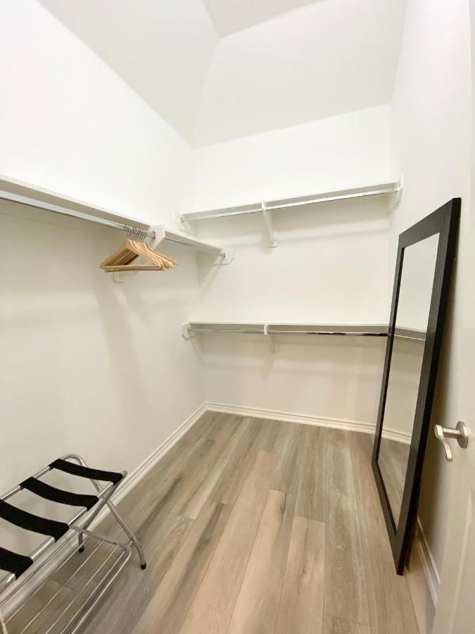 Luxe Three Story Duplex Near Downtown & Med Center Houston Exterior photo
