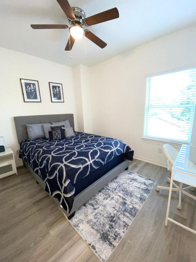 Luxe Three Story Duplex Near Downtown & Med Center Houston Exterior photo